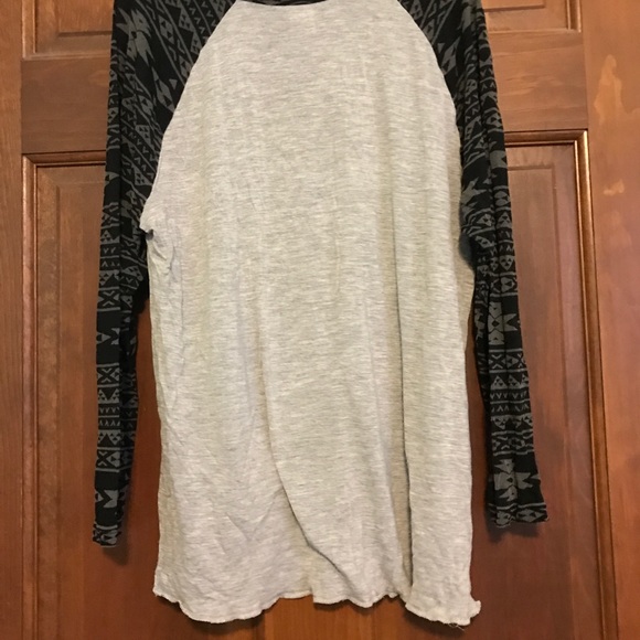 Long sleeve Tshirt with Aztec printing - Picture 2 of 2